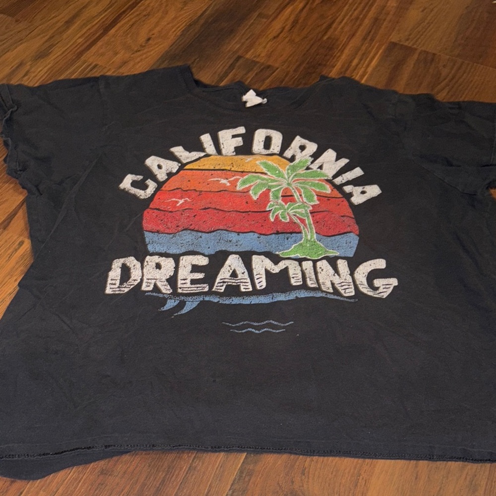 California Dreaming Graphic Tee
